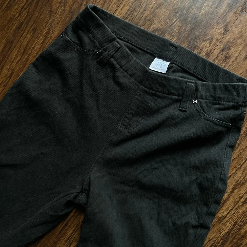 Time and Tru Women's Black Knit Jeggings - Picture 5 of 8